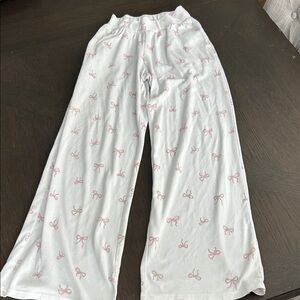 Hollister White Pajama Pants with Pink Bow Print
